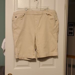 Belle by Kim Gravel plus size Jean shorts size 24W